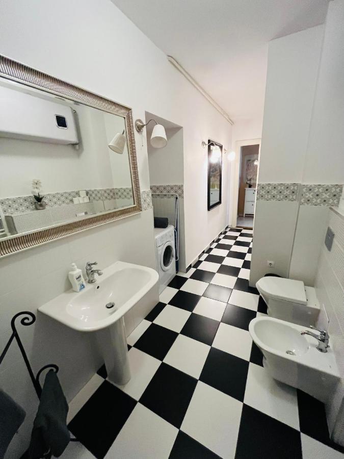 Academy Home - Elegant Place Next To The Parliament Budapeste Exterior foto