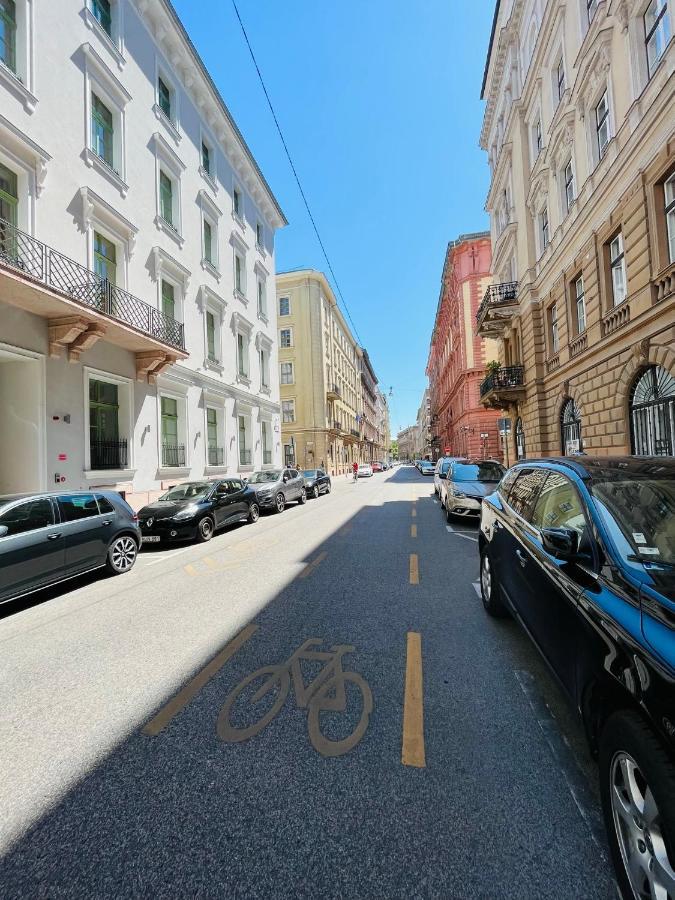 Academy Home - Elegant Place Next To The Parliament Budapeste Exterior foto